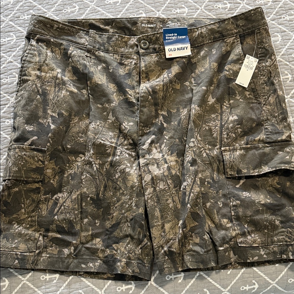 Old Navy Men's Olive Green Camo Cargo Shorts